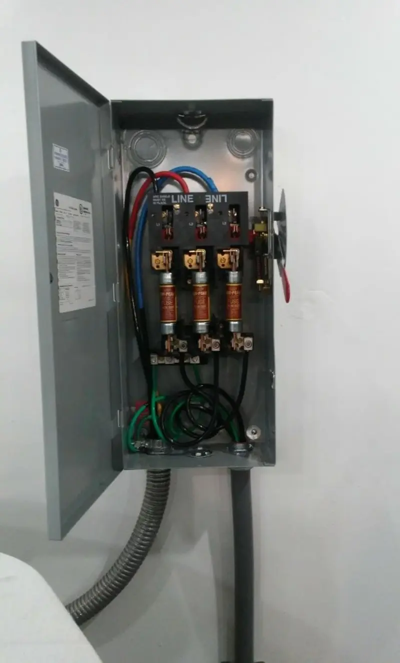 Three-phase disconnect switch installed for Electrical Wiring & Rewiring in Giddings